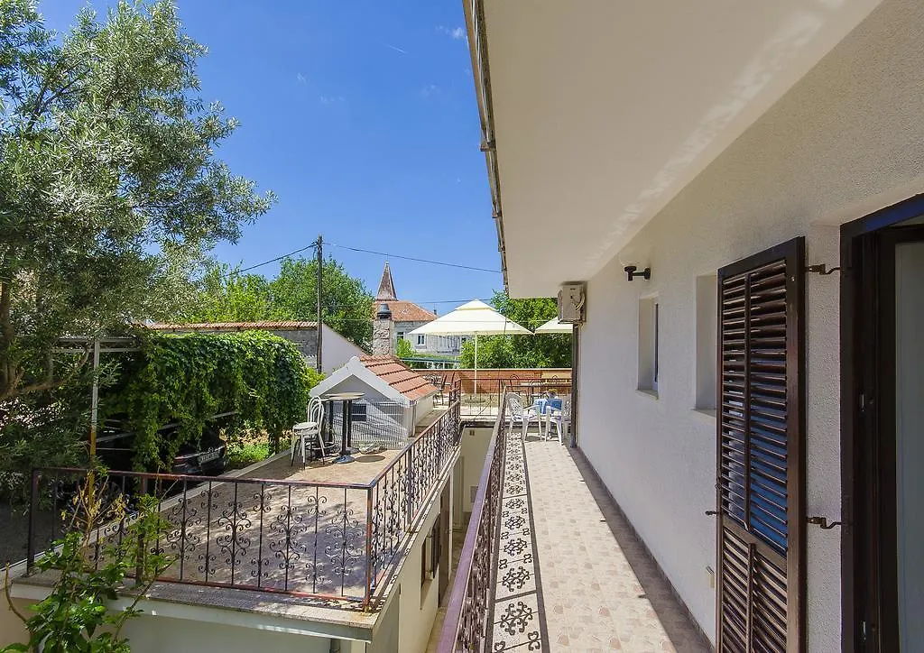Apartments And Rooms Iva Trogir Croatia